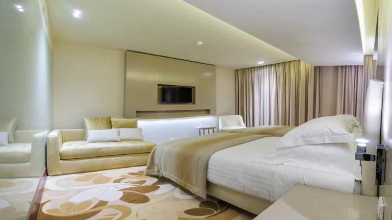 Skyna Hotel Luanda Quarto foto
